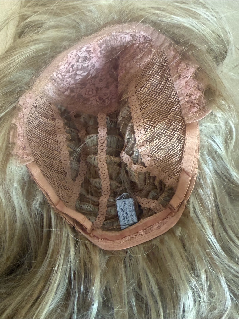 Blonde Layered Synthetic Wig with Bangs - Natural Blonde - Picture 5 of 5